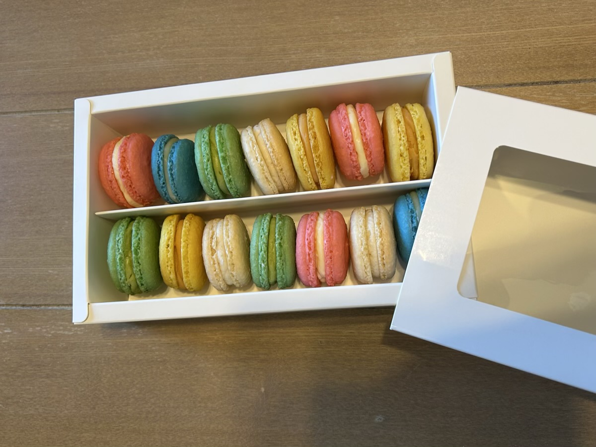 Macaron Milieu at the market